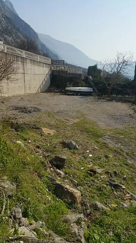 Zum Verkauf steht ein Haus mit großem Grundstück in Dobrota, — photo 41